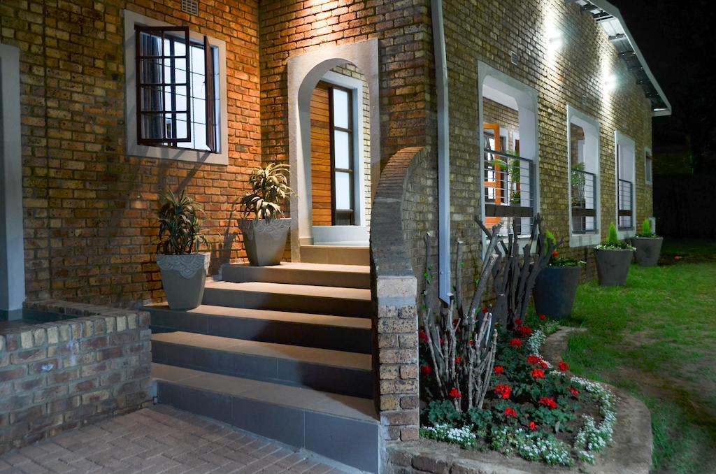 Yalla Yalla Boutique Hotel Witbank Bagian luar foto