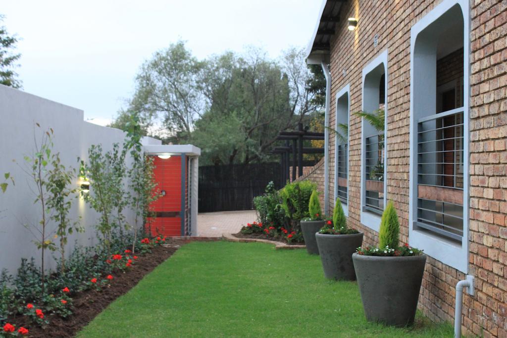 Yalla Yalla Boutique Hotel Witbank Bagian luar foto