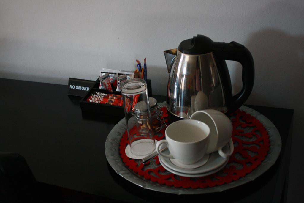 Yalla Yalla Boutique Hotel Witbank Bagian luar foto