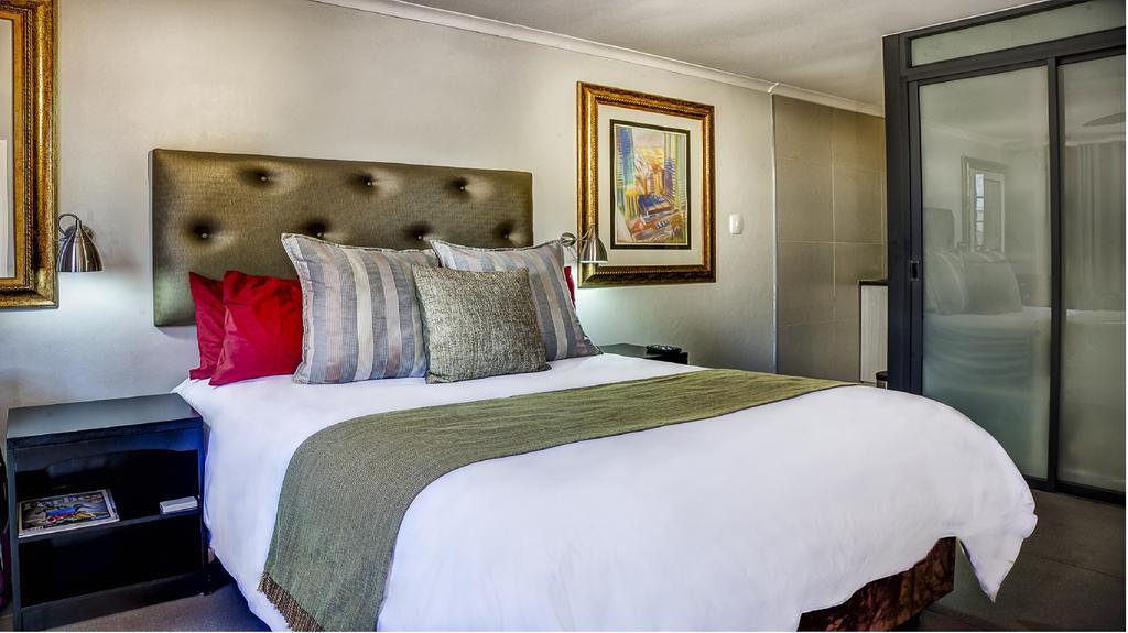 Yalla Yalla Boutique Hotel Witbank Bagian luar foto
