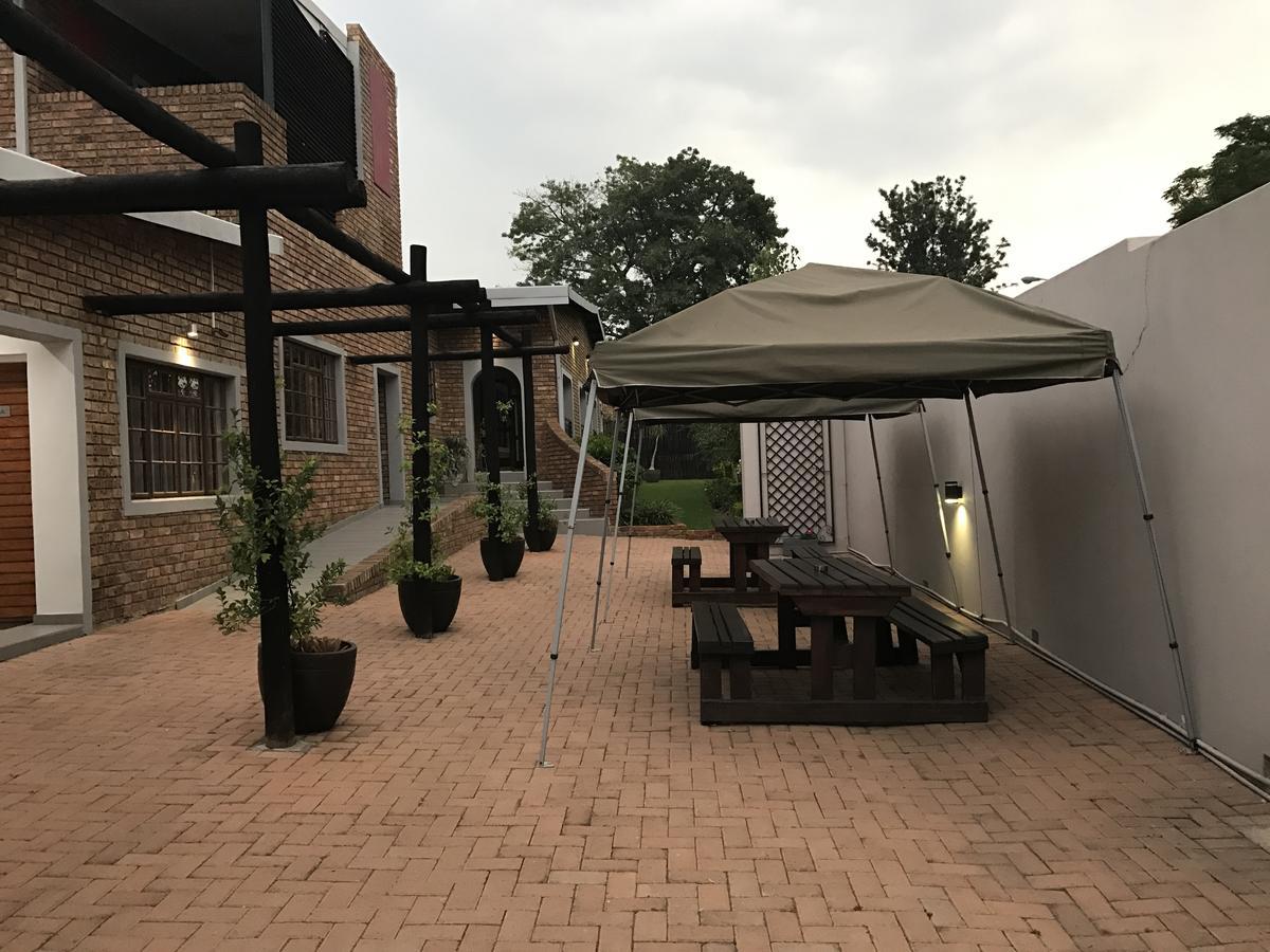 Yalla Yalla Boutique Hotel Witbank Bagian luar foto