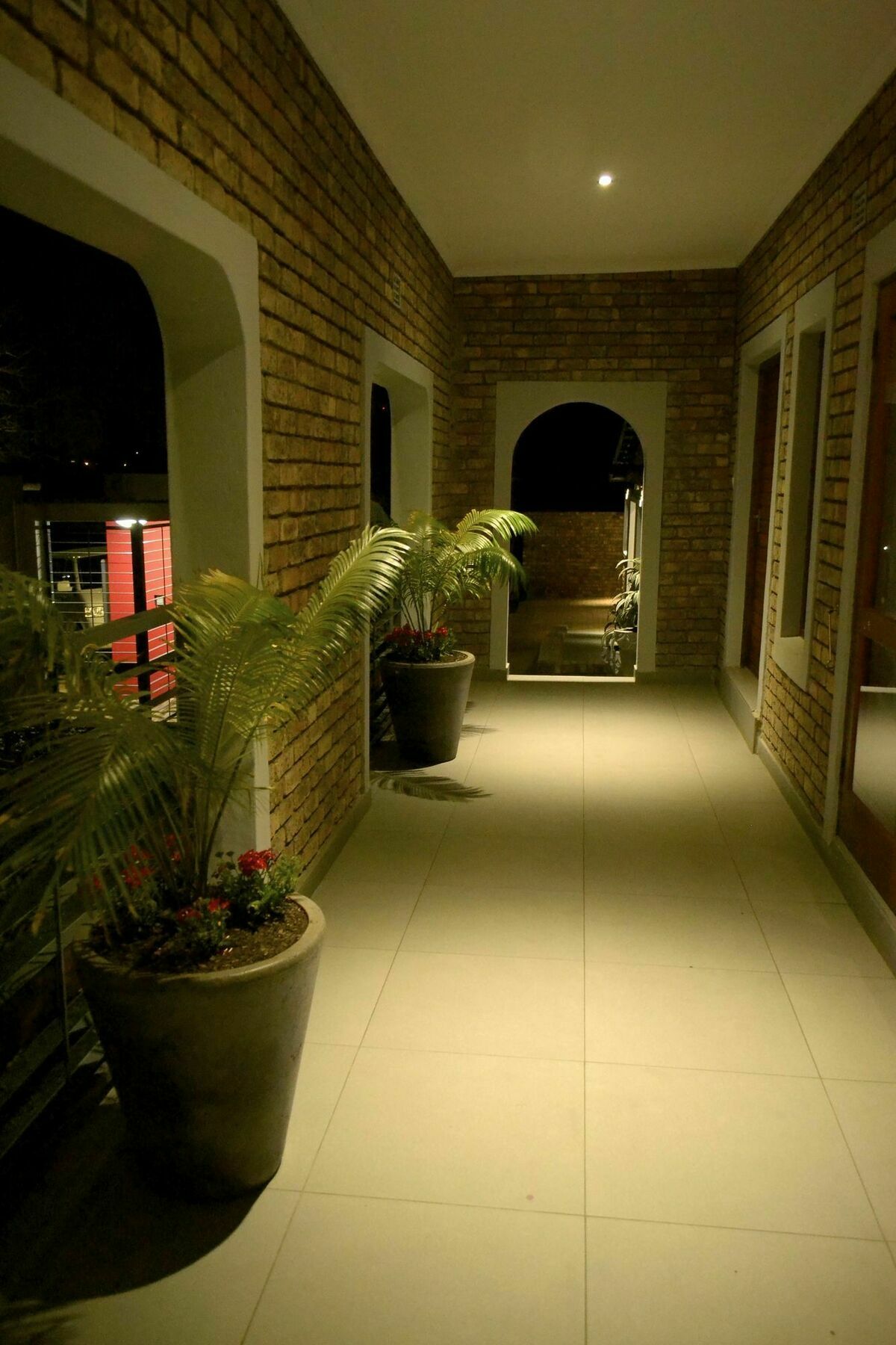Yalla Yalla Boutique Hotel Witbank Bagian luar foto